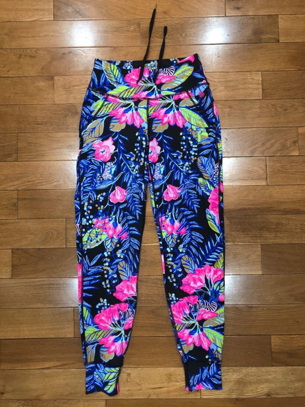 Lilly Pulitzer Luxletic Island Vibrant Print Mid Rise Pull On Jogger Size XS